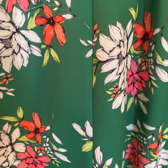 NWT Vince Camuto Green Floral Scuba Knit Fit & Flare Dress. Size 10 - Picture 4 of 15